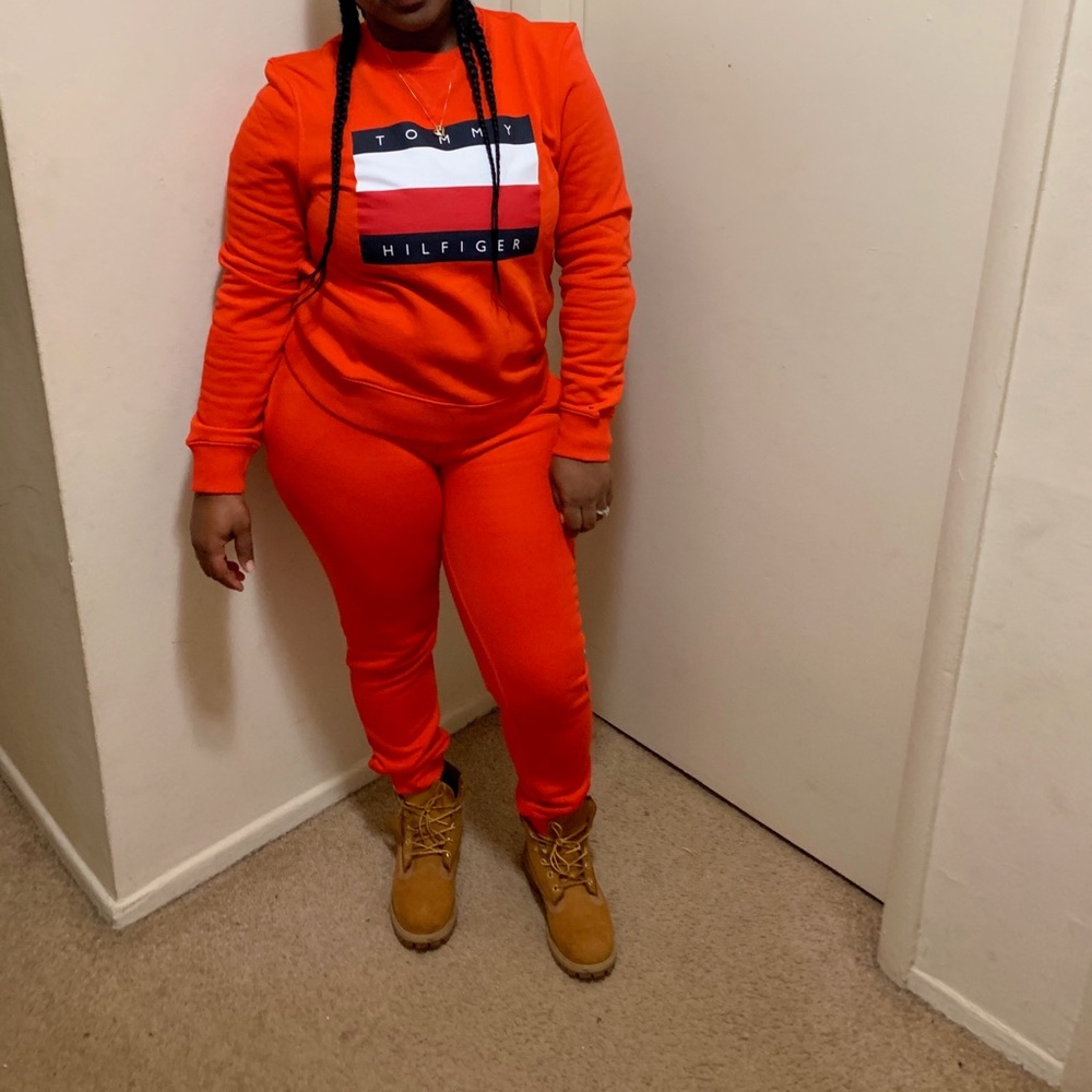 Tommy Hilfiger sweat suit